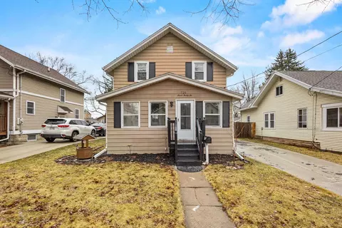 Exterior - 726 W Summer St, Appleton, WI 54914 photo 3 of 14