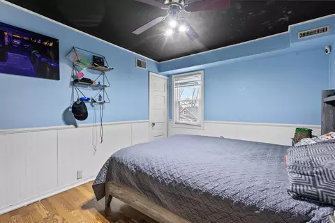 Bedroom - 726 W Summer St, Appleton, WI 54914 photo 3 of 5