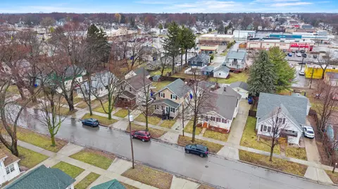 View/Area - 726 W Summer St, Appleton, WI 54914 photo 1 of 20