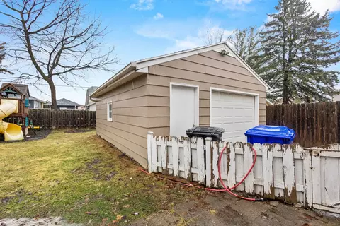 Exterior - 726 W Summer St, Appleton, WI 54914 photo 11 of 14