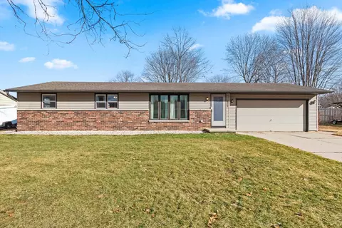 2343 Yellowstone Dr, Green Bay, WI 54311