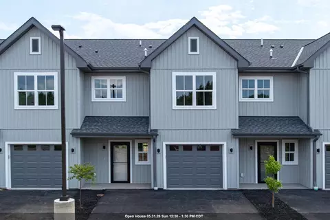1076 W 20th Ave, Oshkosh, WI 54902