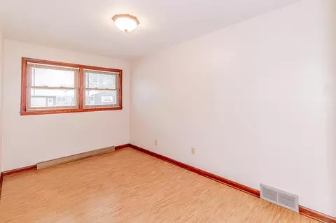 Bedroom - 3514 W 1st Ave, Appleton, WI 54914 photo 4 of 5