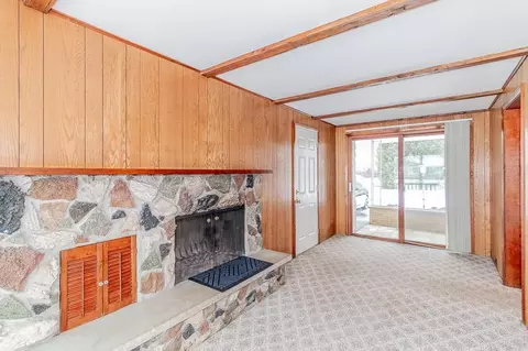 Living - 3514 W 1st Ave, Appleton, WI 54914 photo 3 of 5