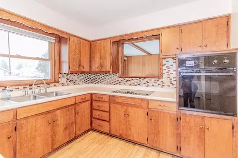 Kitchen - 3514 W 1st Ave, Appleton, WI 54914 photo 3 of 3