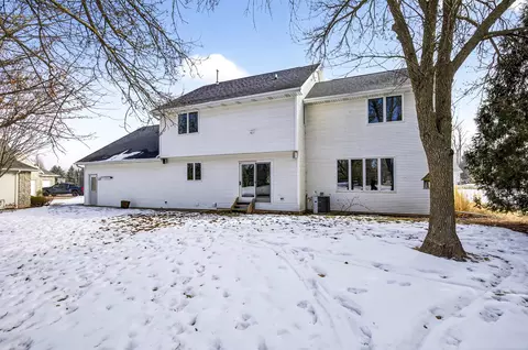 Exterior - n371 Fieldside Lane, Appleton, WI 54915 photo 5 of 10