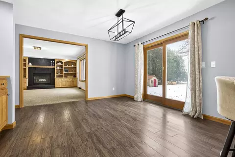 Living - n371 Fieldside Lane, Appleton, WI 54915 photo 3 of 7
