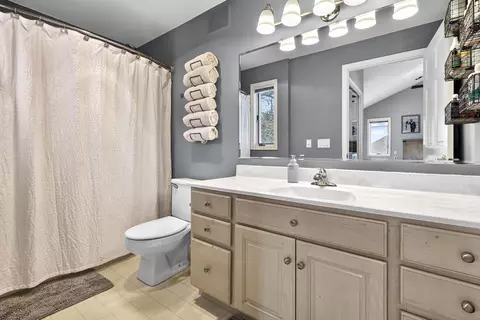 Bath - n371 Fieldside Lane, Appleton, WI 54915 photo 1 of 3