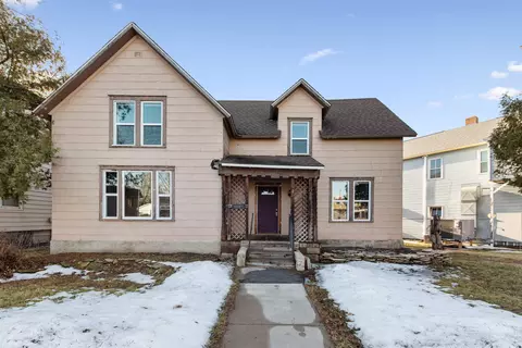829 Pierce Ave, Marinette, WI 54143