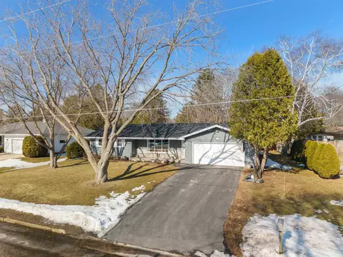 1112 Texas St, Sturgeon Bay, WI 54235