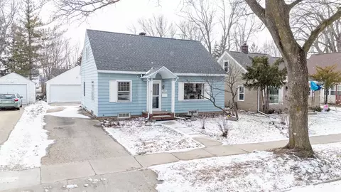 1417 W 8th St, Appleton, WI 54914