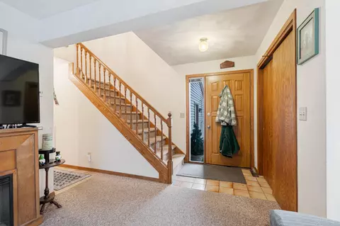 68 Valerie Dr, Appleton, WI 54915 photo 2