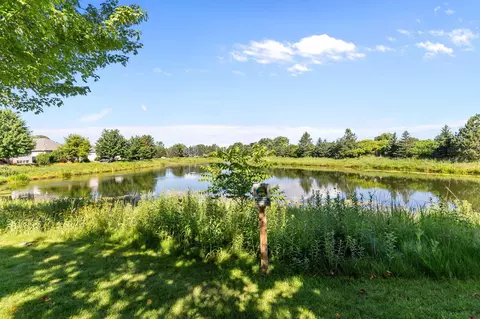 View/Area - 924 E Pondview Ct, Appleton, WI 54913 photo 2 of 3