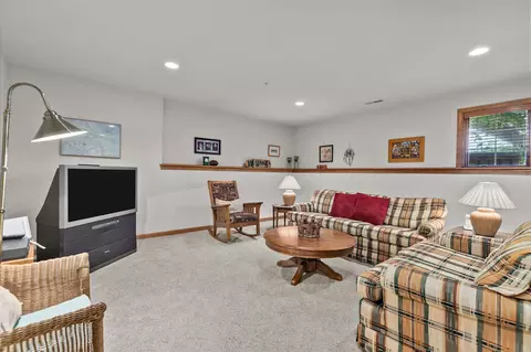 Other - 924 E Pondview Ct, Appleton, WI 54913 photo 6 of 13