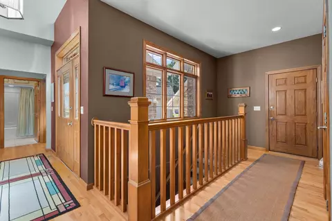 Entry Way - 924 E Pondview Ct, Appleton, WI 54913 photo 4 of 5