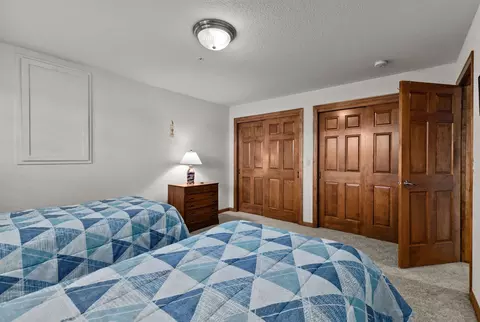 Bedroom - 924 E Pondview Ct, Appleton, WI 54913 photo 6 of 6