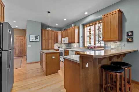 Kitchen - 924 E Pondview Ct, Appleton, WI 54913 photo 1 of 4