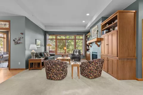 Living - 924 E Pondview Ct, Appleton, WI 54913 photo 2 of 3
