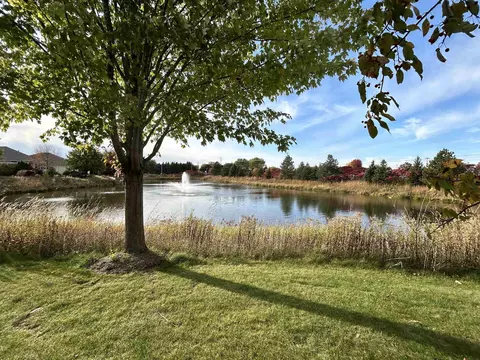 View/Area - 924 E Pondview Ct, Appleton, WI 54913 photo 3 of 3