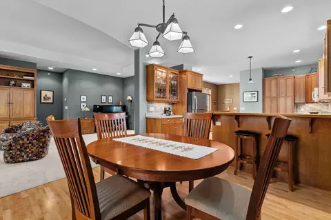 Dining - 924 E Pondview Ct, Appleton, WI 54913 photo 2 of 4