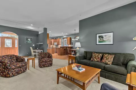 Living - 924 E Pondview Ct, Appleton, WI 54913 photo 3 of 3