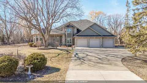 1051 S Oakwood Rd, Oshkosh, WI 54904