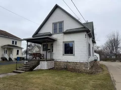 80 Tayco St, Menasha, WI 54952