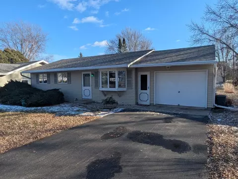 65 Myrna Jane Dr, Oshkosh, WI 54902