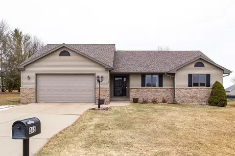 548 Nicole Ln, Wrightstown, WI 54180