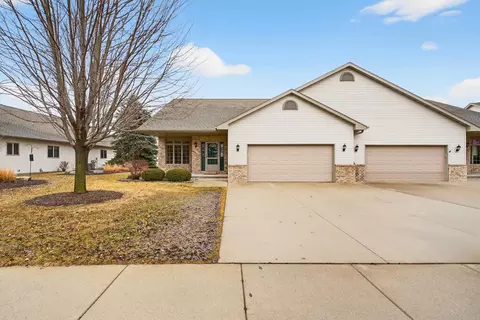 Exterior - 4742 N Providence Ave, Appleton, WI 54913 photo 2 of 8