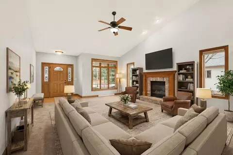 Living - 4742 N Providence Ave, Appleton, WI 54913 photo 2 of 4
