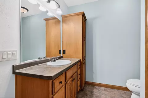Bath - 4742 N Providence Ave, Appleton, WI 54913 photo 3 of 5