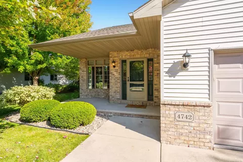 4742 N Providence Ave, Appleton, WI 54913