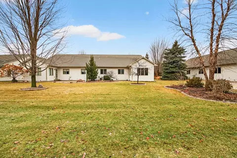 Exterior - 4742 N Providence Ave, Appleton, WI 54913 photo 3 of 8