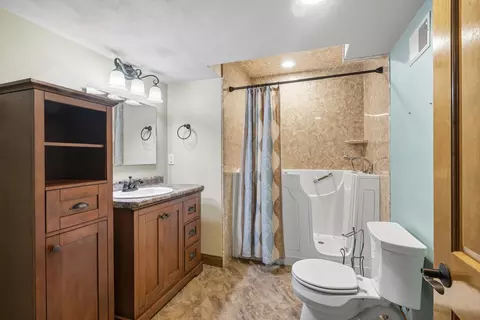 Bath - 4742 N Providence Ave, Appleton, WI 54913 photo 5 of 5