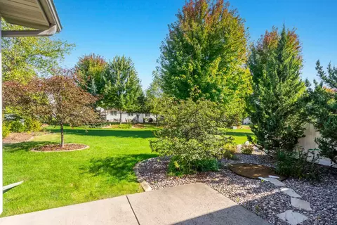 Exterior - 4742 N Providence Ave, Appleton, WI 54913 photo 5 of 8
