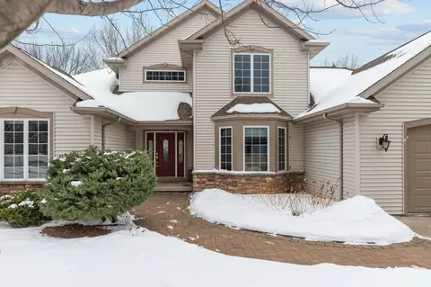 1827 Orchard Blossom Dr, Appleton, WI 54915