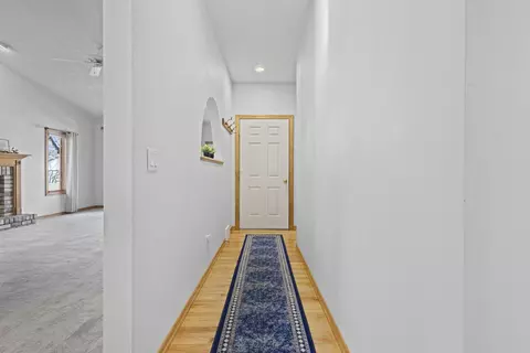 Entry Way - 1819 E Sylvan Ave, Appleton, WI 54915 photo 8 of 8