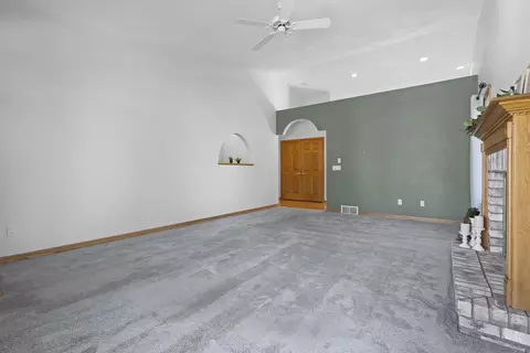 Living - 1819 E Sylvan Ave, Appleton, WI 54915 photo 5 of 6