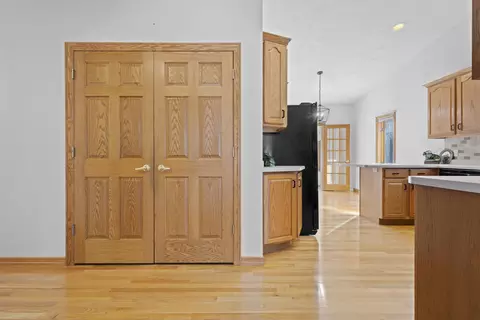 Entry Way - 1819 E Sylvan Ave, Appleton, WI 54915 photo 3 of 8