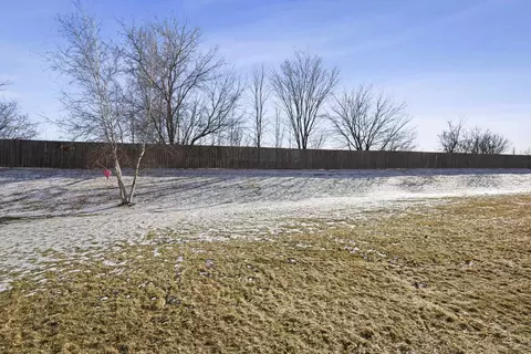 Exterior - 1819 E Sylvan Ave, Appleton, WI 54915 photo 18 of 18