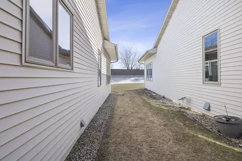 Exterior - 1819 E Sylvan Ave, Appleton, WI 54915 photo 9 of 18