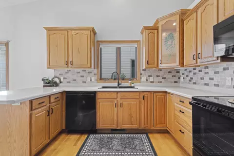 Kitchen - 1819 E Sylvan Ave, Appleton, WI 54915 photo 7 of 7
