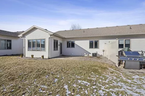 Exterior - 1819 E Sylvan Ave, Appleton, WI 54915 photo 15 of 18