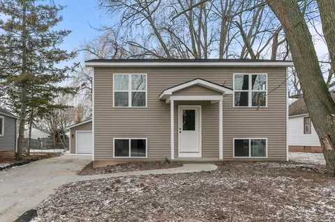 305 W Smith Ave, Oshkosh, WI 54901