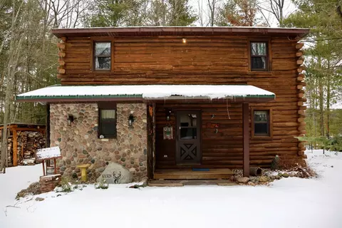 14946 N Sunrise Ct, Mountain, WI 54149
