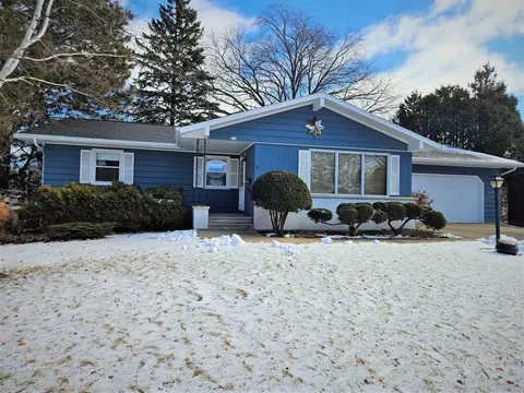 612 S Westfield St, Oshkosh, WI 54902