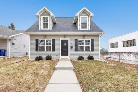 1231 S Greenwood Ave, Green Bay, WI 54304