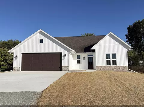 W6838 Goldfinch Drive, Greenville, WI 54942