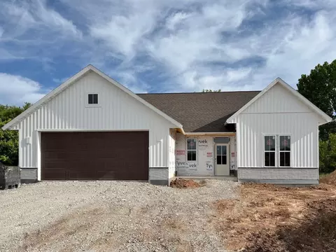 W6838 Goldfinch Drive, Greenville, WI 54942